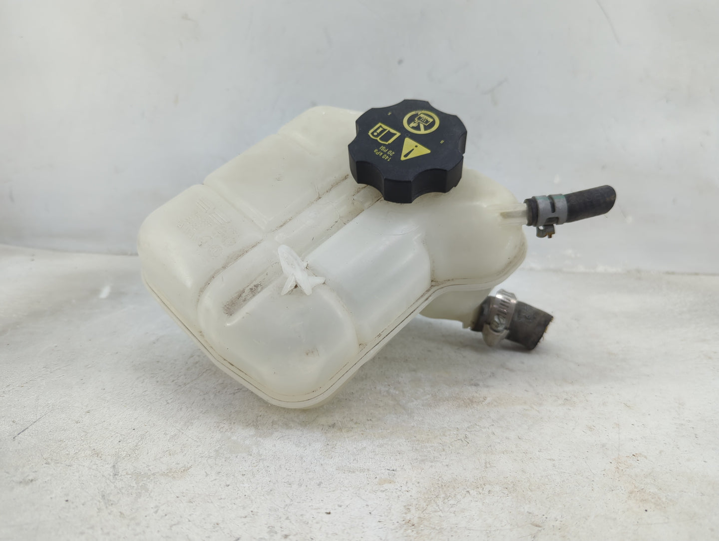 2010-2016 Buick Lacrosse Radiator Coolant Overflow Expansion Tank Bottle 1433262 - Oemusedautoparts1.com