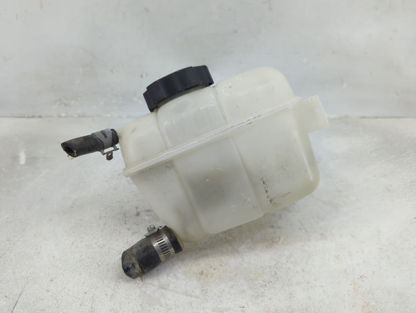 2010-2016 Buick Lacrosse Radiator Coolant Overflow Expansion Tank Bottle 1433262 - Oemusedautoparts1.com