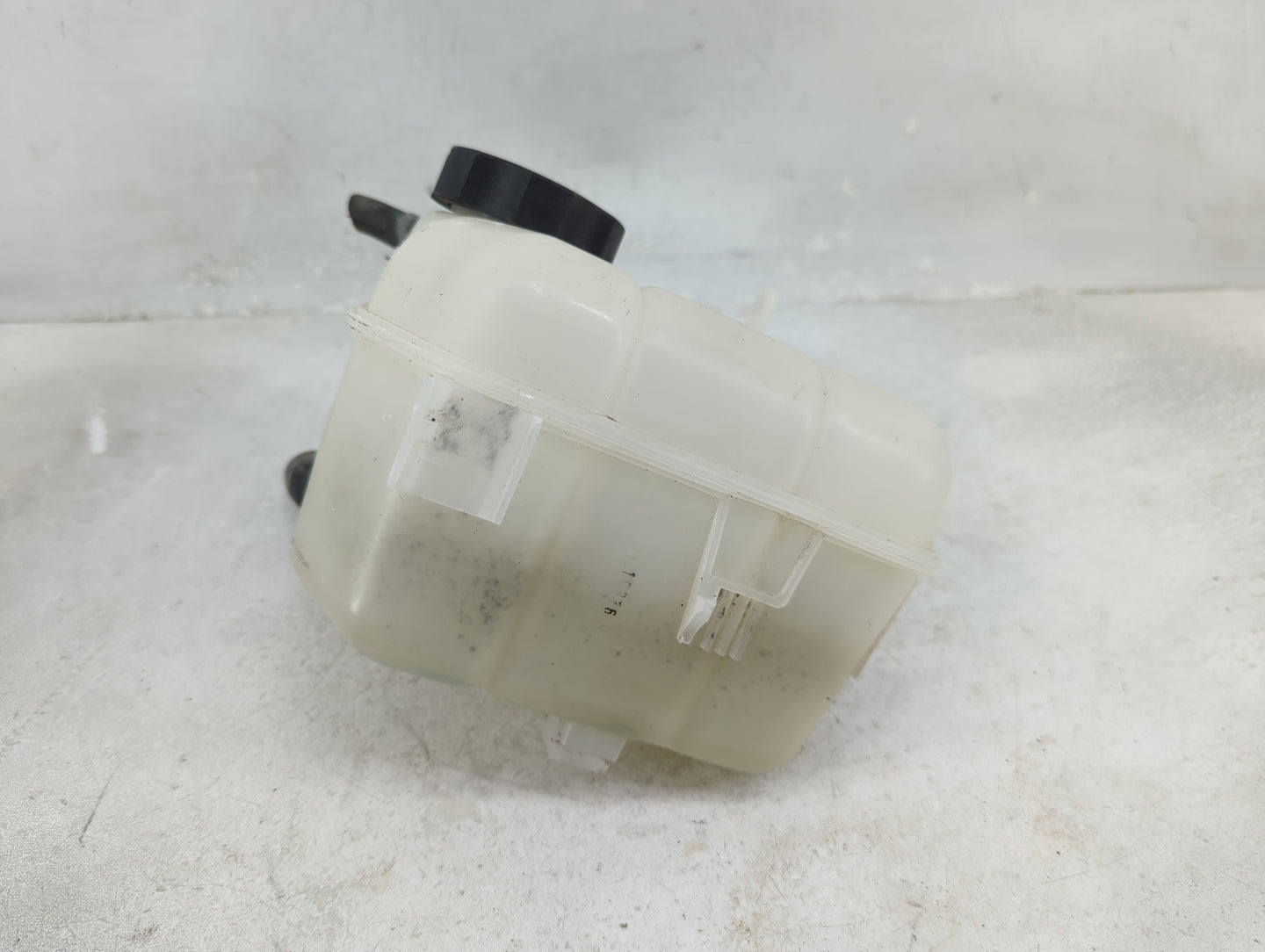 2010-2016 Buick Lacrosse Radiator Coolant Overflow Expansion Tank Bottle 1433262 - Oemusedautoparts1.com