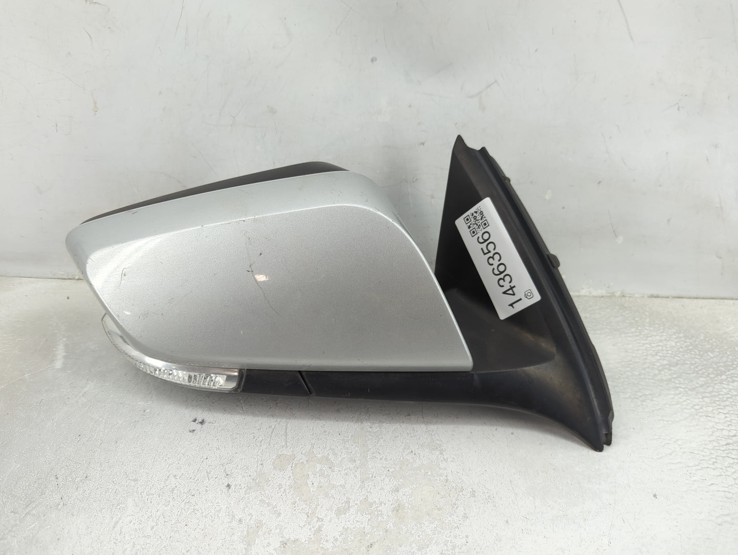 2010-2012 Buick Lacrosse Passenger Side View Mirror - Right Door Mirror OEM Used - Oemusedautoparts1.com