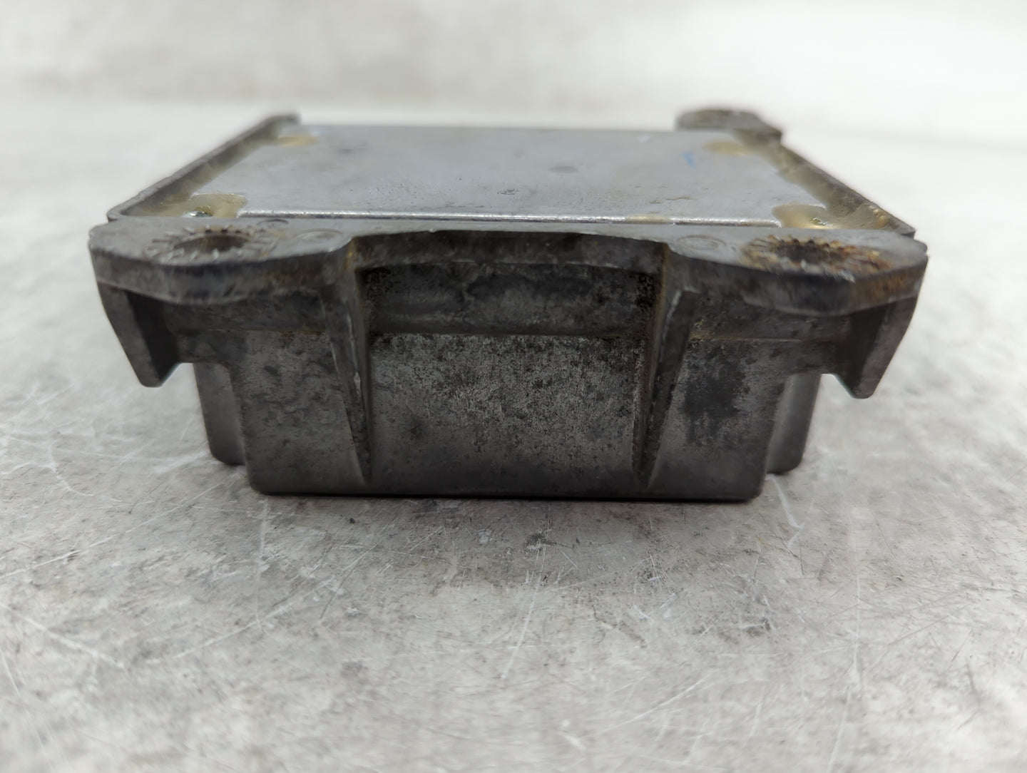2010-2013 Buick Lacrosse Body Control Module Bcm Inner Cabin Fuse Box - Oemusedautoparts1.com