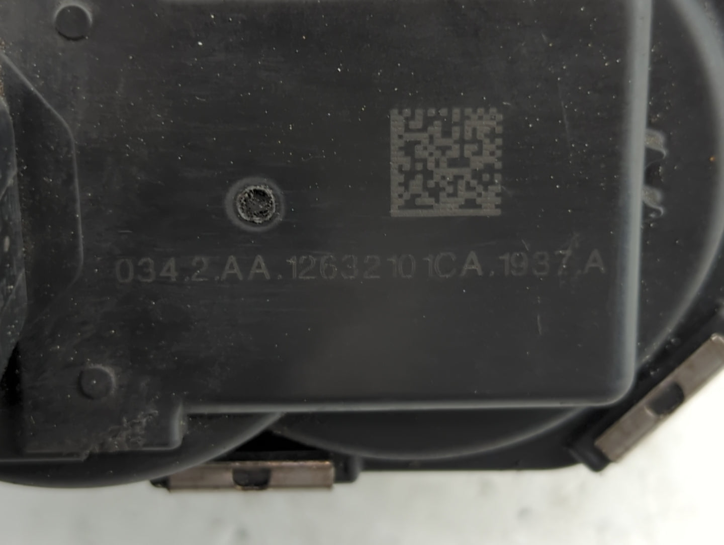2012-2015 Buick Lacrosse Throttle Body P/N:12632101CA Fits Fits 2012 2013 2014 2015 OEM Used Auto Parts - Oemusedautoparts1.