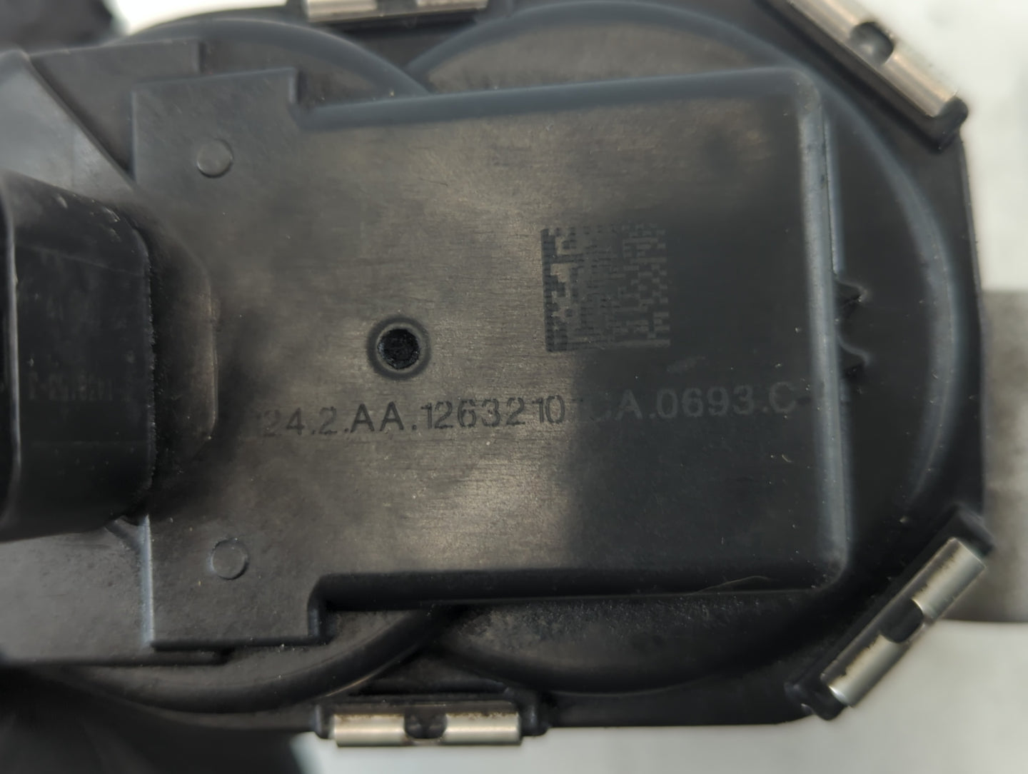 2012-2015 Buick Lacrosse Throttle Body P/N:12632101CA Fits Fits 2012 2013 2014 2015 OEM Used Auto Parts - Oemusedautoparts1.