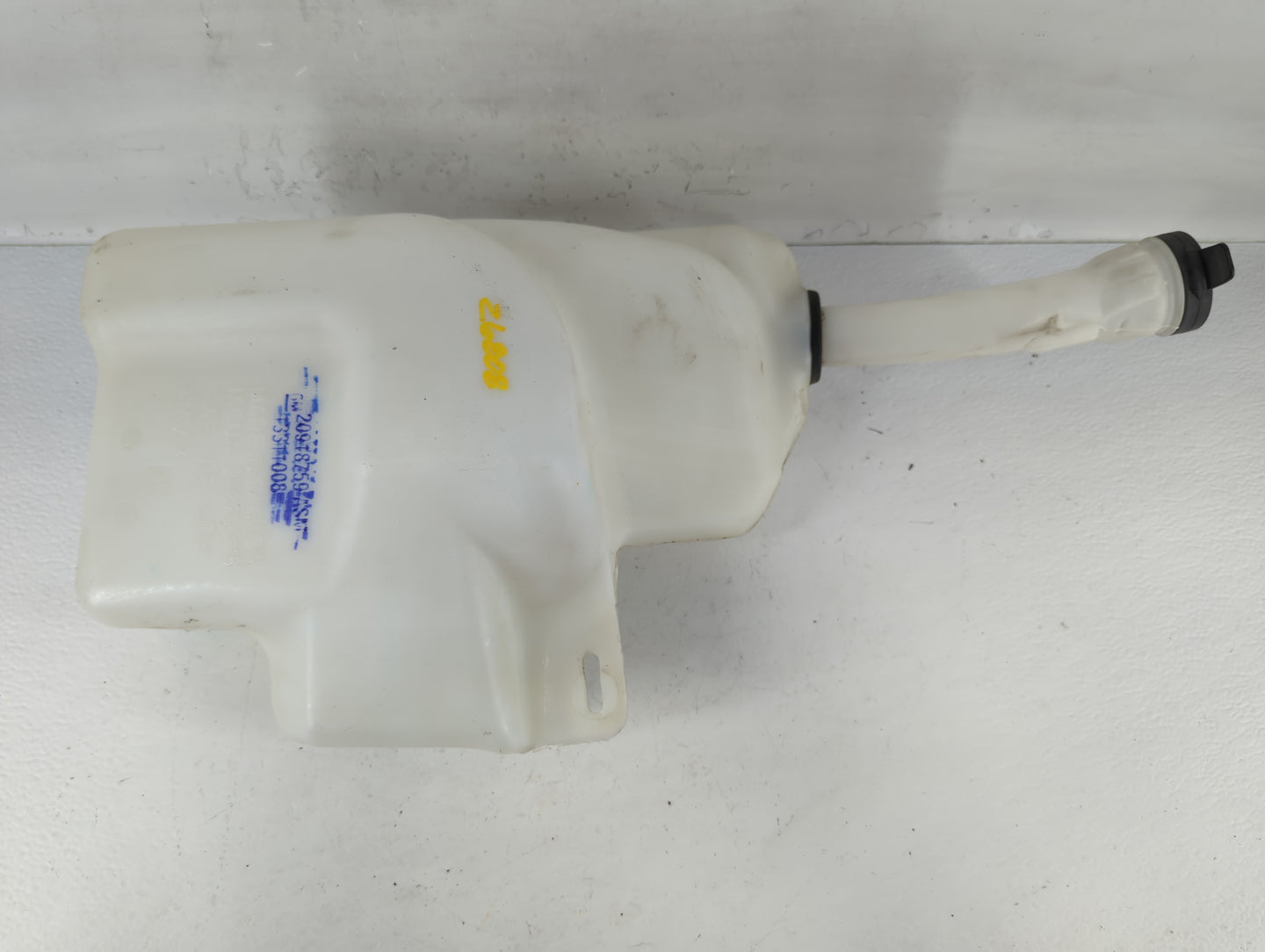 2010-2016 Buick Lacrosse Radiator Coolant Overflow Expansion Tank Bottle - Oemusedautoparts1.com