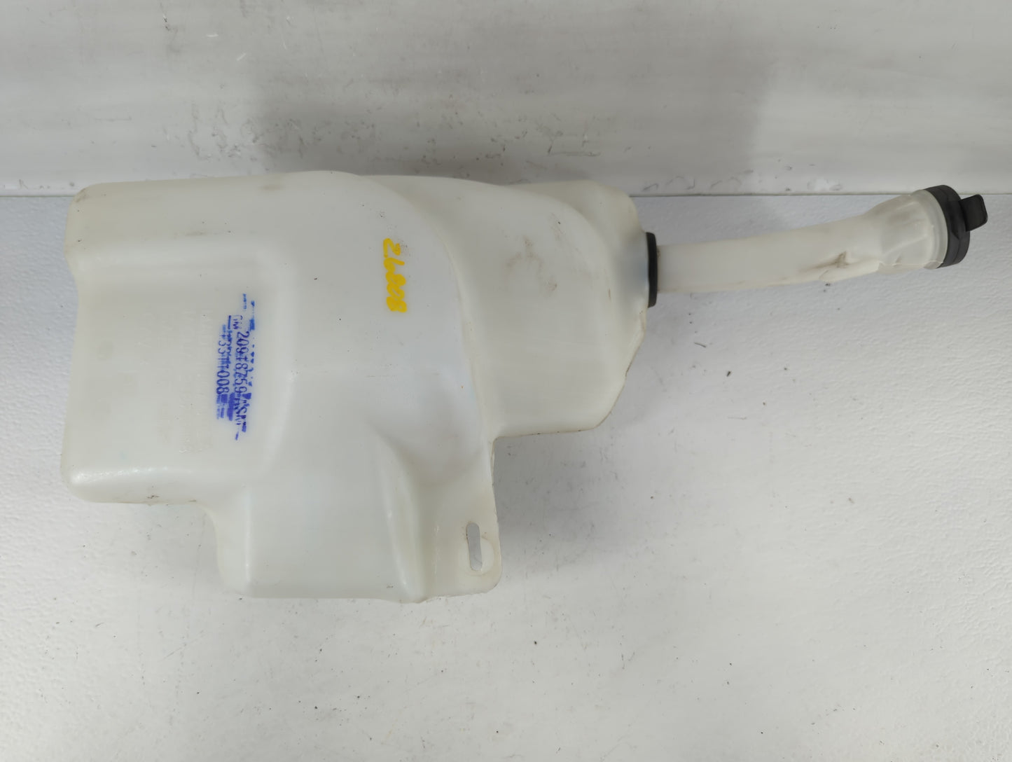 2010-2016 Buick Lacrosse Radiator Coolant Overflow Expansion Tank Bottle - Oemusedautoparts1.com