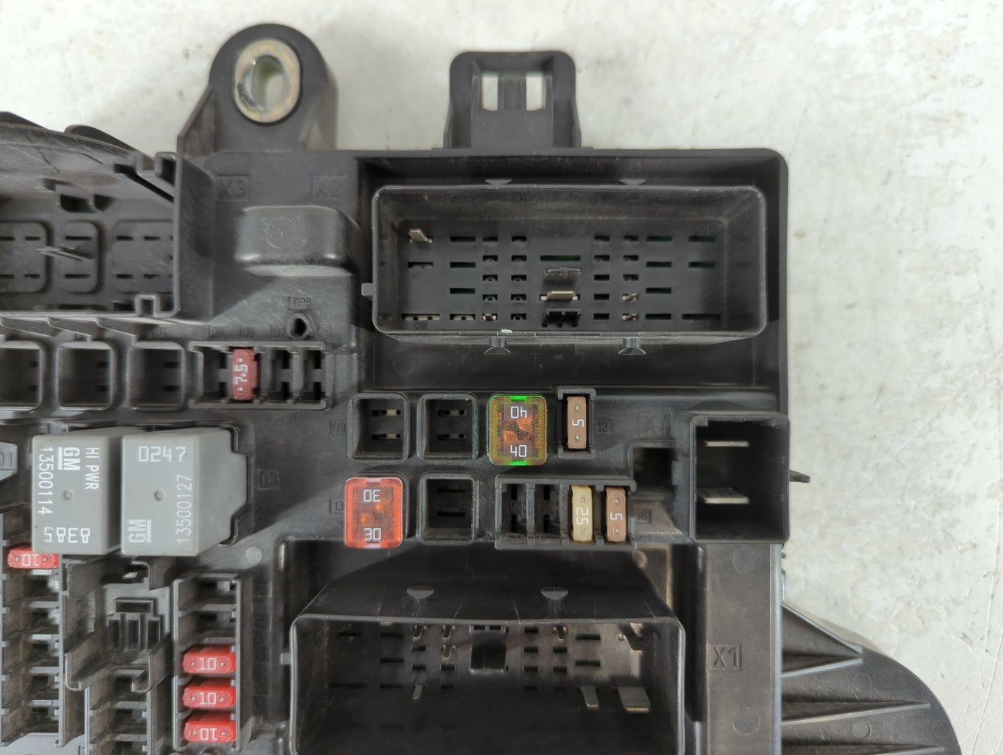 2012 Buick Lacrosse Fusebox Fuse Box Panel Relay Module P/N:20922936_01 Fits OEM Used Auto Parts - Oemusedautoparts1.com