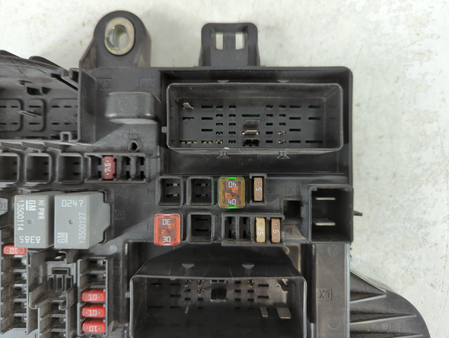 2012 Buick Lacrosse Fusebox Fuse Box Panel Relay Module P/N:20922936_01 Fits OEM Used Auto Parts - Oemusedautoparts1.com