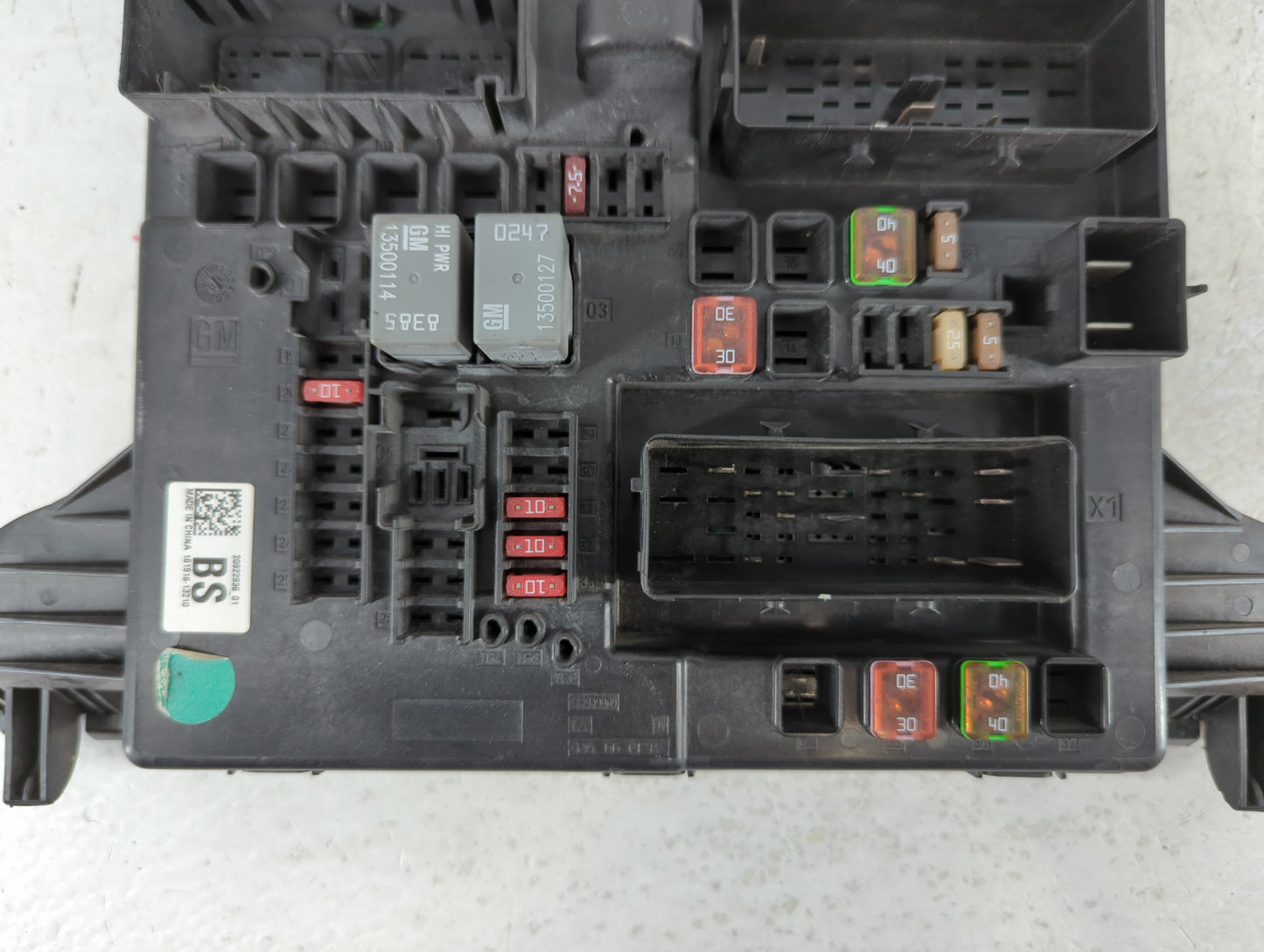 2012 Buick Lacrosse Fusebox Fuse Box Panel Relay Module P/N:20922936_01 Fits OEM Used Auto Parts - Oemusedautoparts1.com