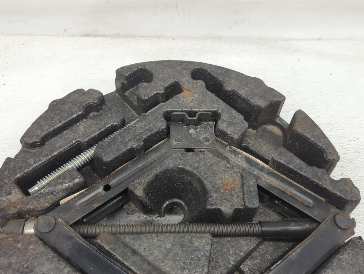 Buick Lacrosse Spare Scissor Car Jack 918975 - Oemusedautoparts1.com