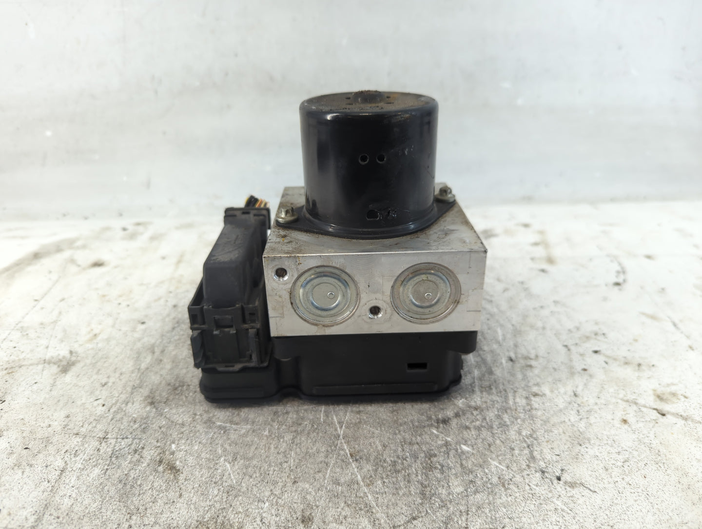 2012-2013 Buick Lacrosse ABS Pump Control Module Replacement P/N:22815252 Fits Fits 2012 2013 2014 2015 2016 OEM Used Auto P