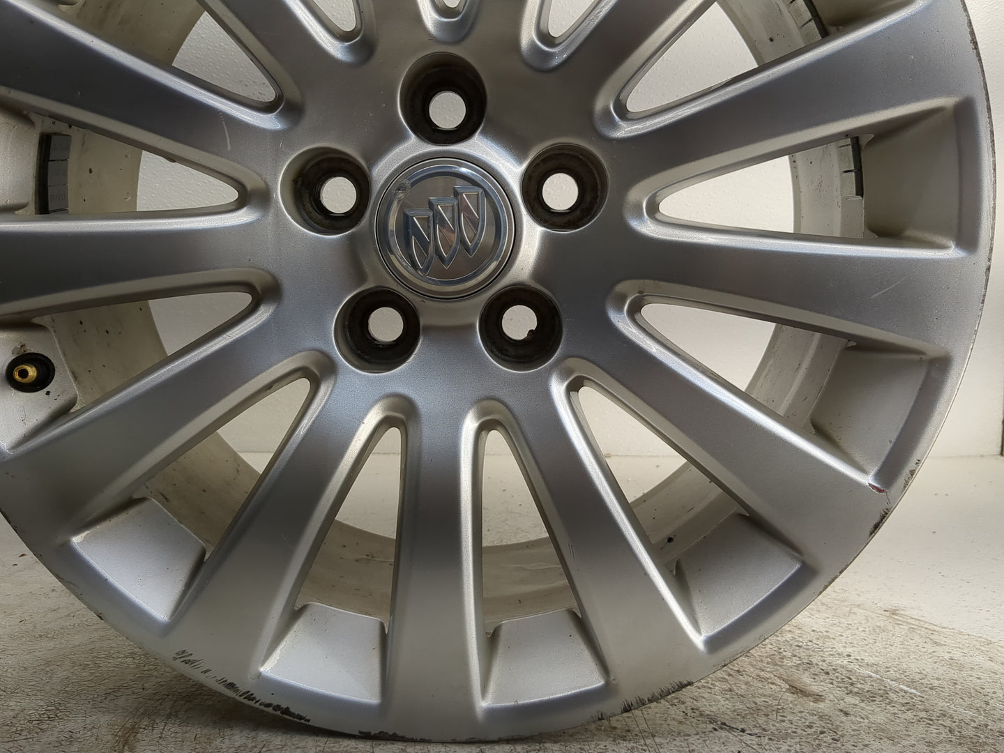 2011-2013 Buick Regal Oem Wheel Rim - Oemusedautoparts1.com