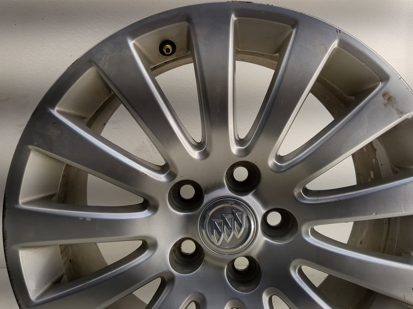 2011-2013 Buick Regal Oem Wheel Rim 1209877 - Oemusedautoparts1.com