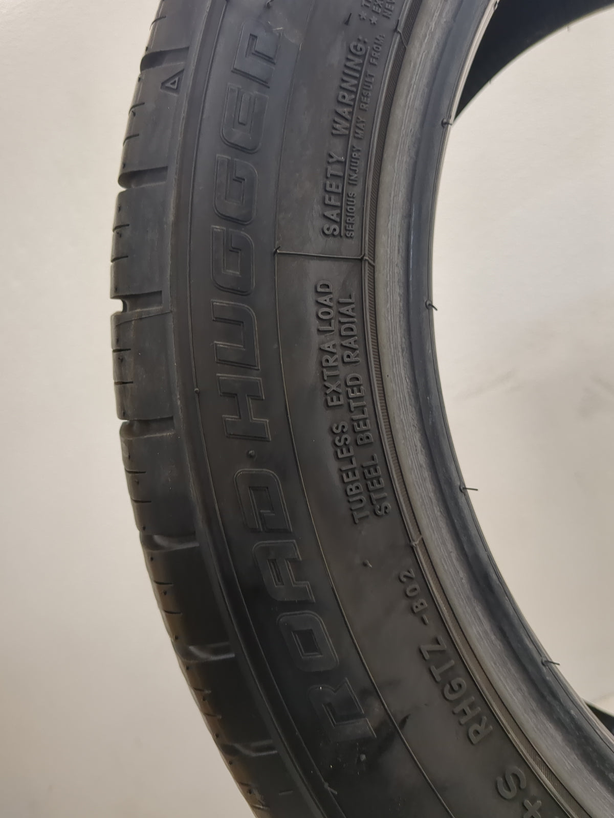 Used Tire 235/50ZR18 ROAD HUGGER GTZ 101W - Tread Depth 10/32 - Oemusedautoparts1.com