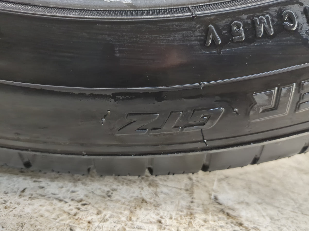 Used Tire 235/50ZR18 ROAD HUGGER GTX 101W - Tread Depth 11.5/32 - Oemusedautoparts1.com