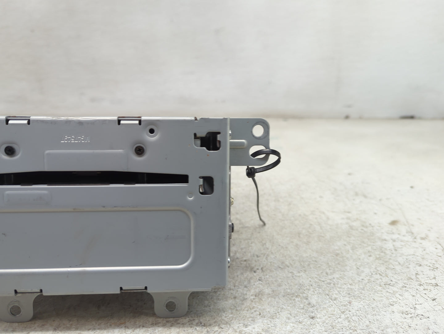 2011-2012 Buick Regal Radio AM FM Cd Player Receiver Replacement P/N:22870782 Fits Fits 2010 2011 2012 OEM Used Auto Parts -