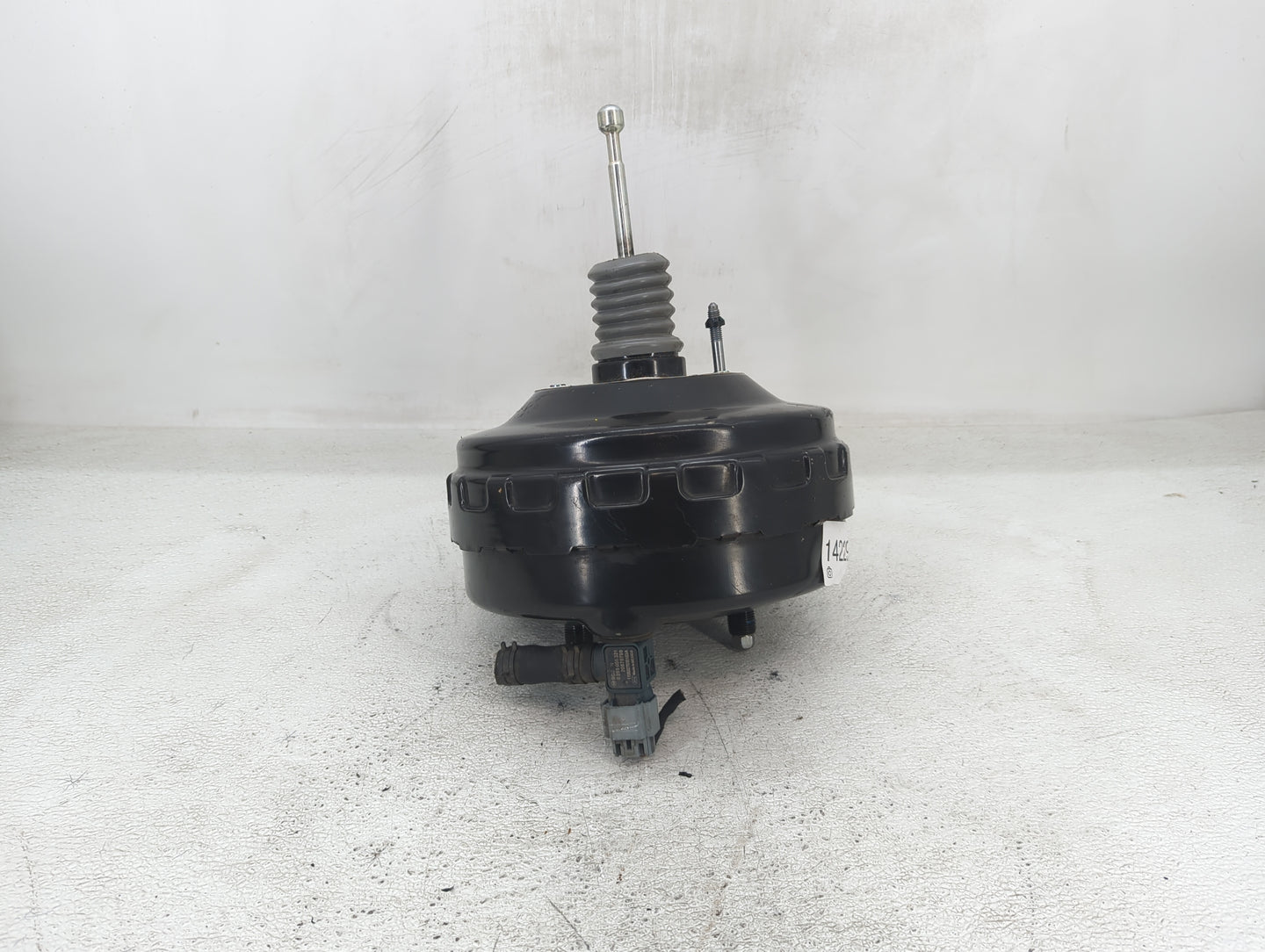 2012-2017 Buick Regal Power Brake Booster Oem 1422995 - Oemusedautoparts1.com