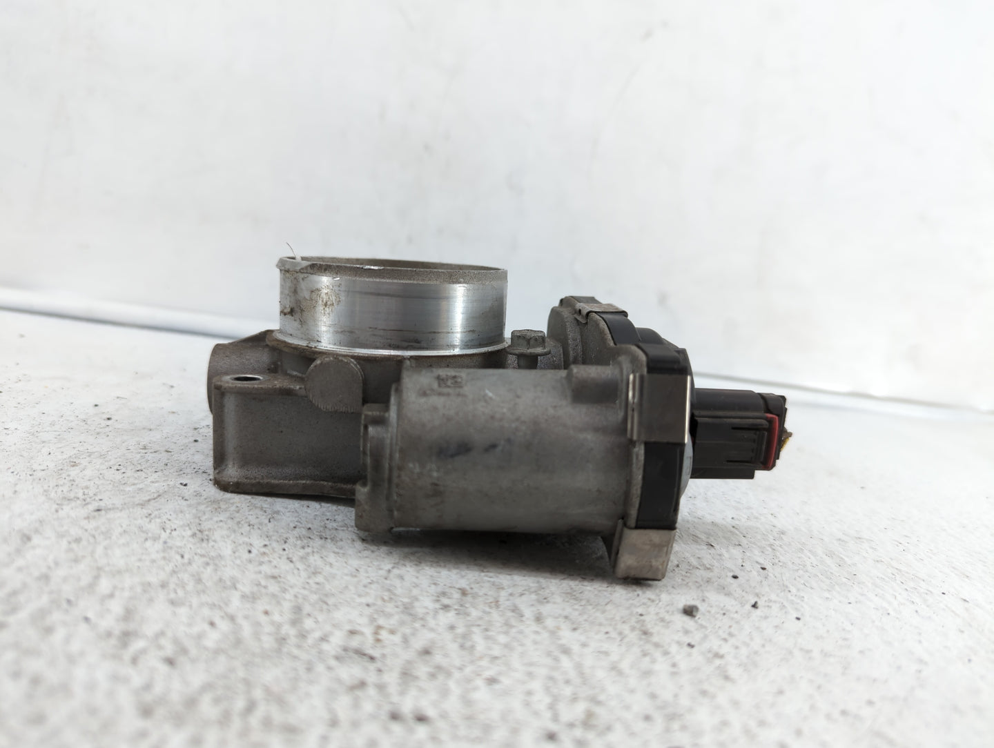2012-2015 Buick Regal Throttle Body P/N:12632101CA Fits Fits 2012 2013 2014 2015 OEM Used Auto Parts - Oemusedautoparts1.com