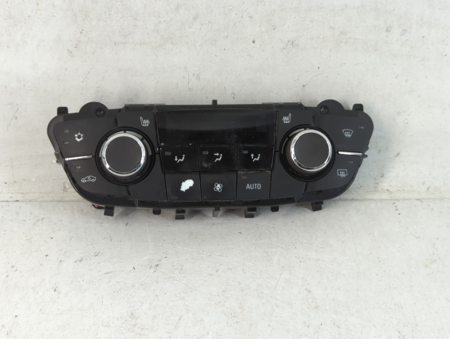 2012-2013 Buick Regal Climate Control Module Temperature AC/Heater Replacement P/N:25951146 Fits Fits 2012 2013 OEM Used Aut
