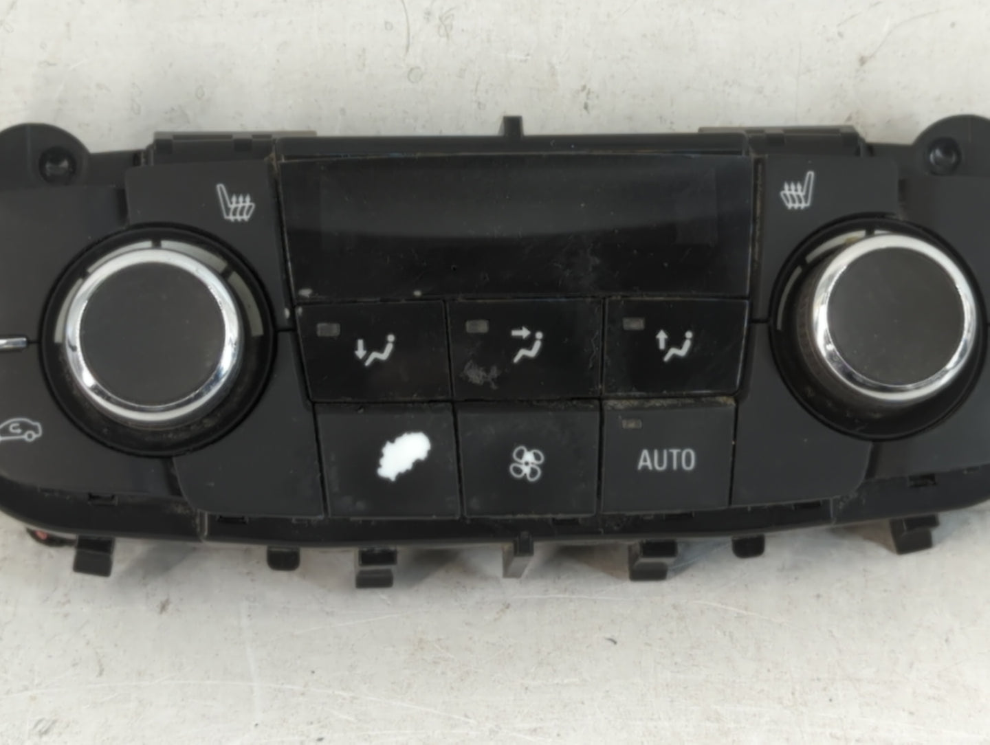 2012-2013 Buick Regal Climate Control Module Temperature AC/Heater Replacement P/N:25951146 Fits Fits 2012 2013 OEM Used Aut