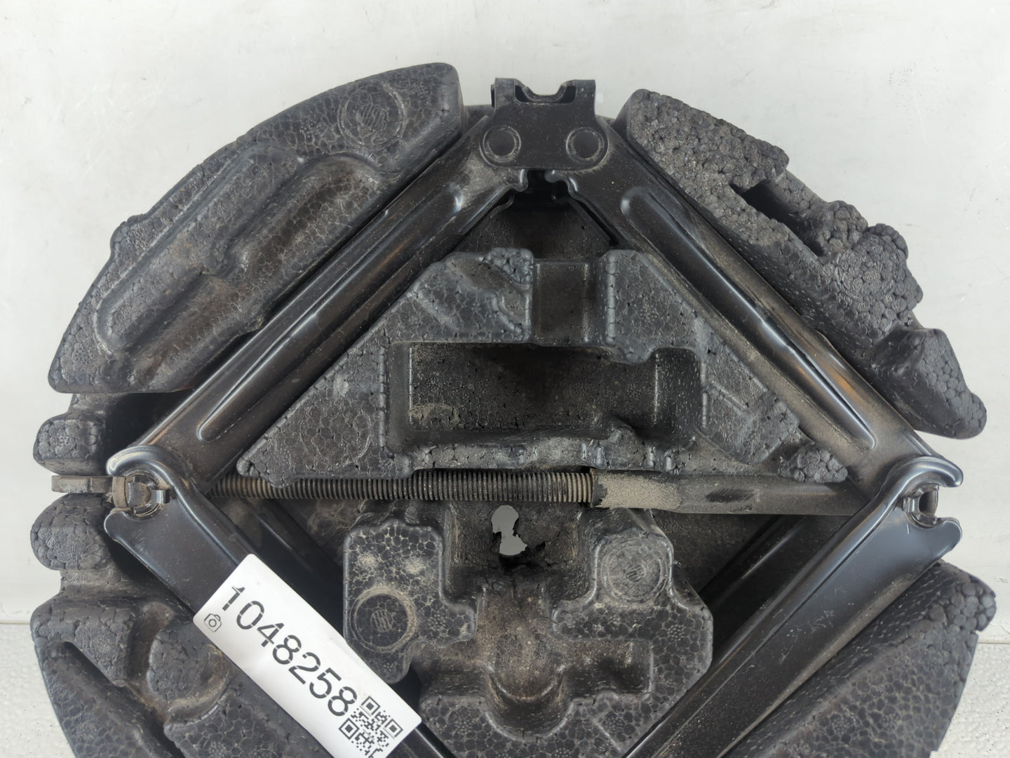 2012 Buick Verano Spare Scissor Car Jack 1048258 - Oemusedautoparts1.com