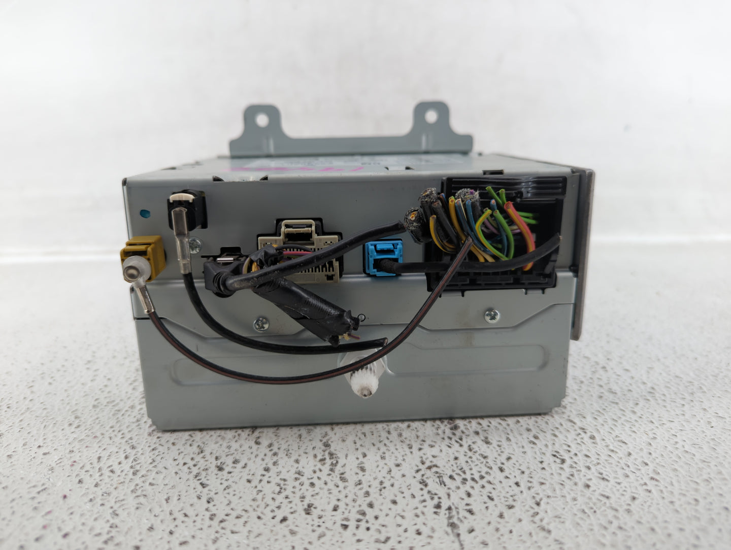 2012 Buick Verano Radio AM FM Cd Player Receiver Replacement P/N:22909201 22893153, 22924957 Fits OEM Used Auto Parts - Oemu