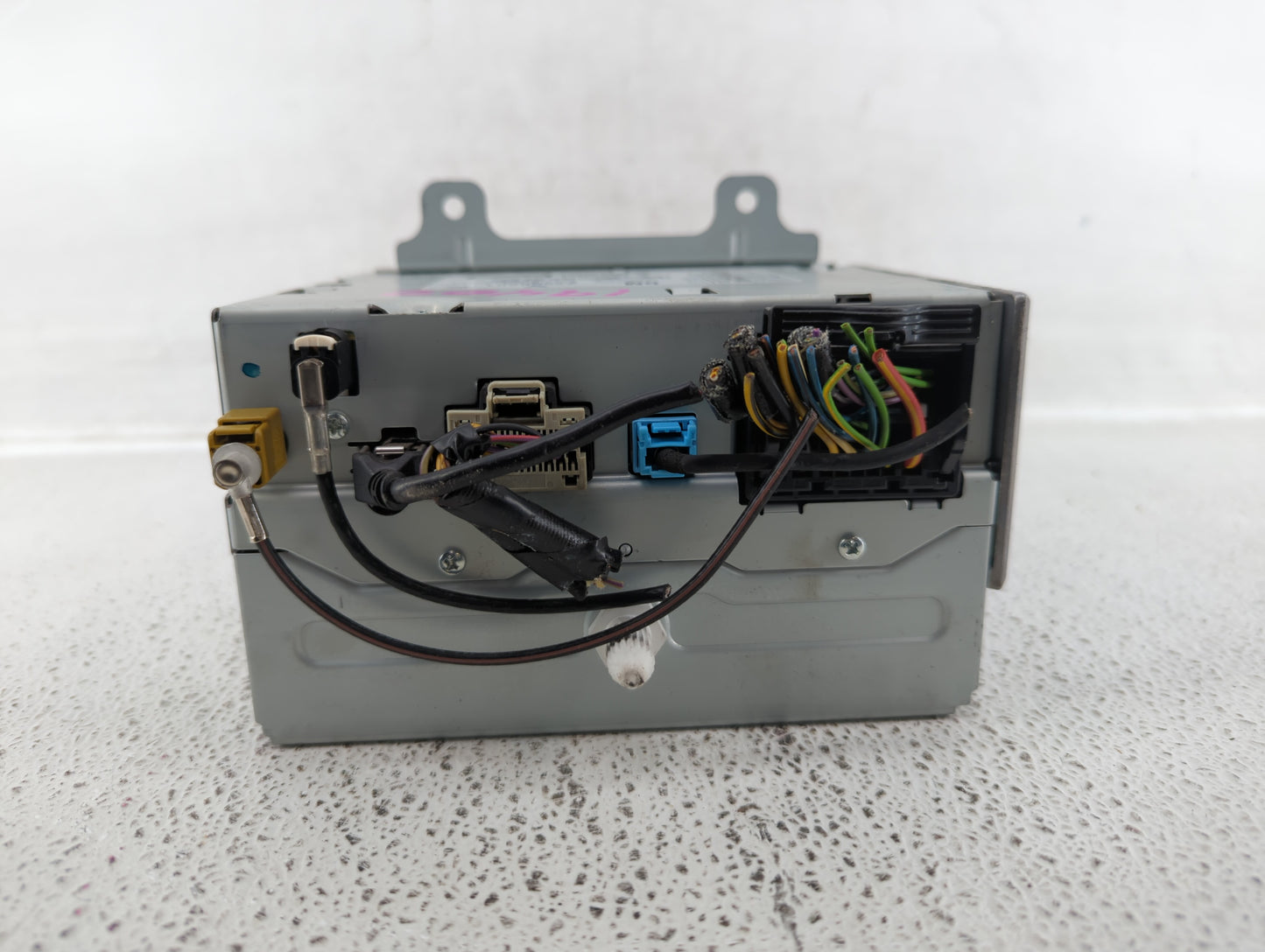 2012 Buick Verano Radio AM FM Cd Player Receiver Replacement P/N:22909201 22893153, 22924957 Fits OEM Used Auto Parts - Oemu