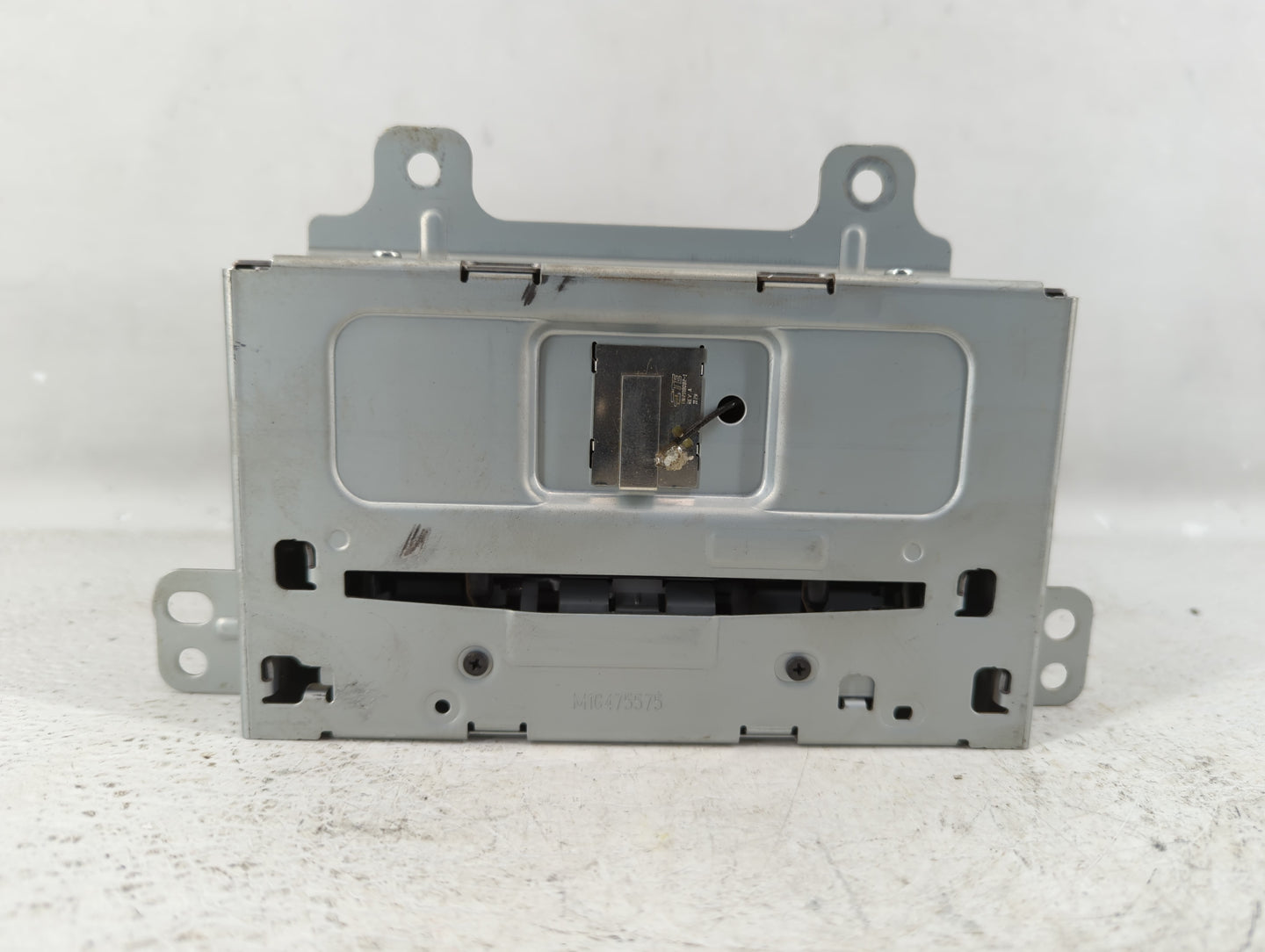 2012-2012 Buick Verano Am Fm Cd Player Radio Receiver - Oemusedautoparts1.com
