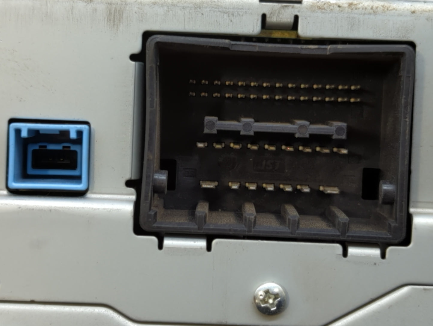 2012-2012 Buick Verano Am Fm Cd Player Radio Receiver - Oemusedautoparts1.com