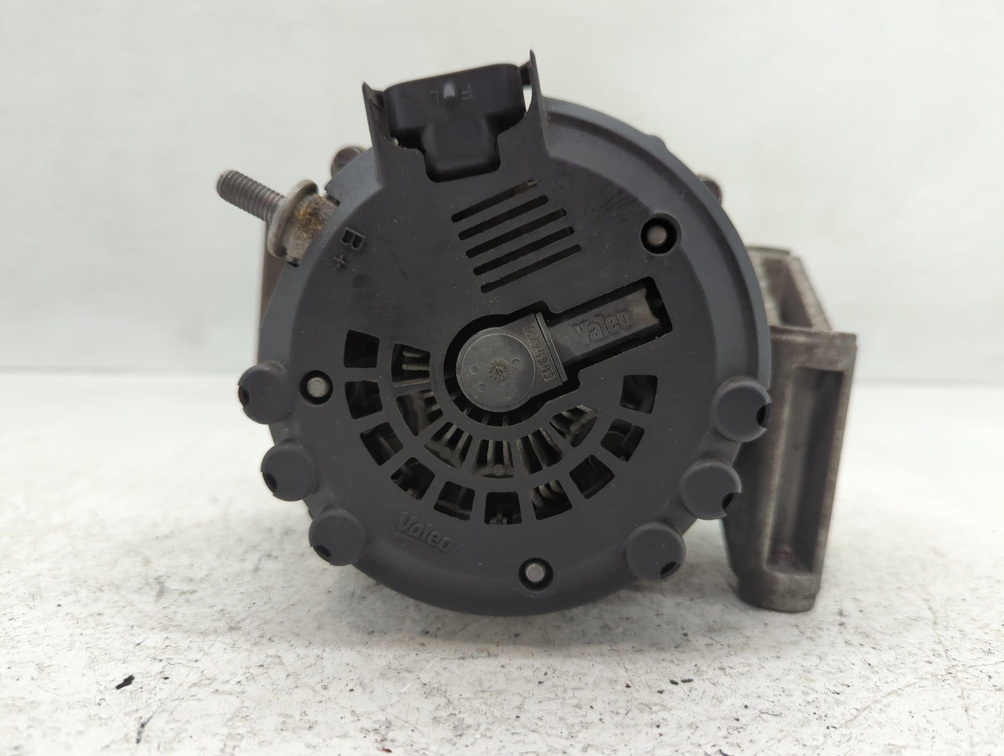 2012-2017 Buick Verano Alternator Replacement Generator Charging Assembly Engine OEM P/N:431031130119 20915894 Fits OEM Used