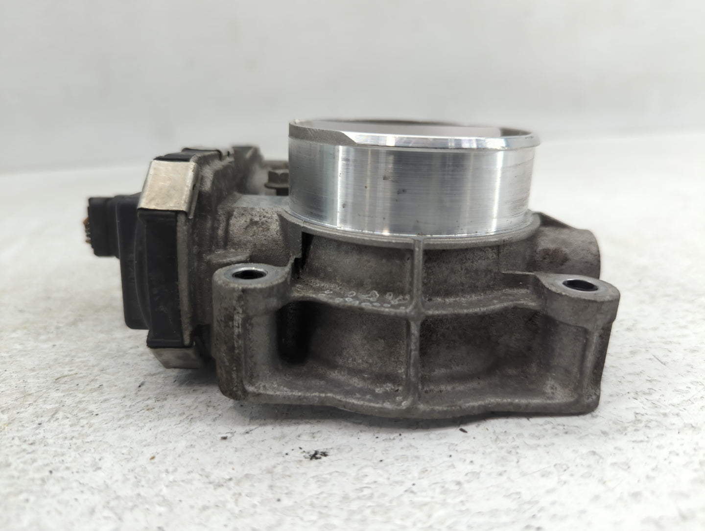 2012-2015 Buick Verano Throttle Body P/N:1357A 12632101CA, 053.2.AA 12632101CA Fits Fits 2012 2013 2014 2015 OEM Used Auto P
