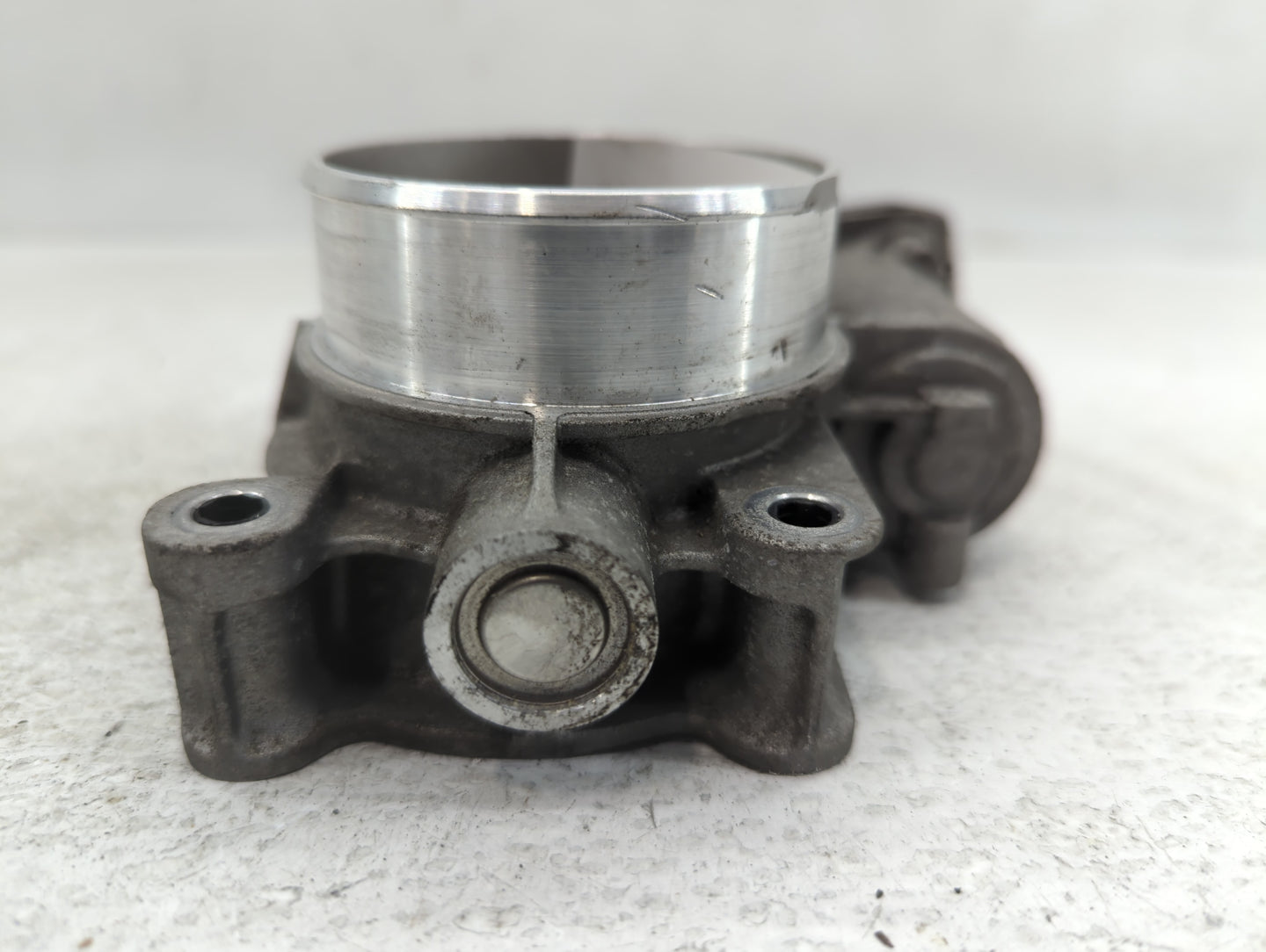 2012-2015 Buick Verano Throttle Body P/N:1357A 12632101CA, 053.2.AA 12632101CA Fits Fits 2012 2013 2014 2015 OEM Used Auto P