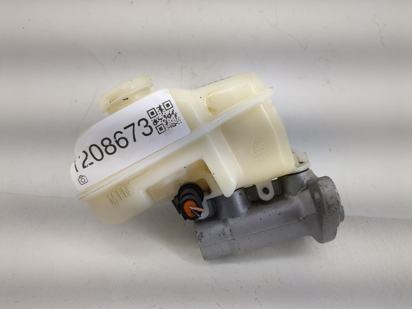 2012-2015 Cadillac Cts Brake Master Cylinder 1208673 - Oemusedautoparts1.com