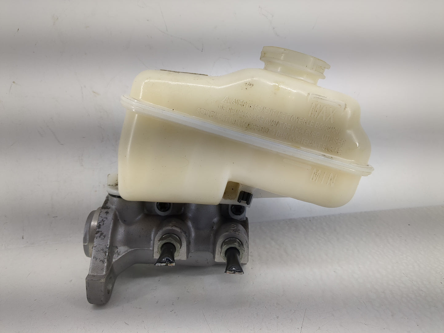 2012-2015 Cadillac Cts Brake Master Cylinder 1208673 - Oemusedautoparts1.com