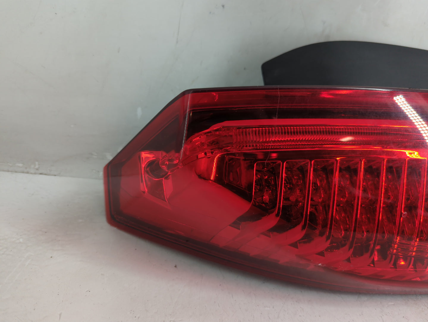 2008-2014 Cadillac Cts Tail Light Assembly Driver Left OEM Fits Fits 2008 2009 2010 2011 2012 2013 2014 OEM Used Auto Parts 