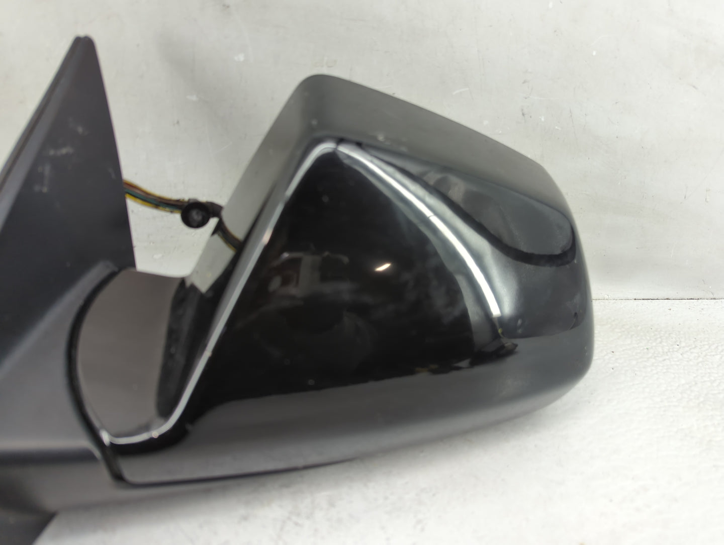 2008-2013 Cadillac Cts Driver Side View Mirror - Left Door Mirror OEM Used - Oemusedautoparts1.com