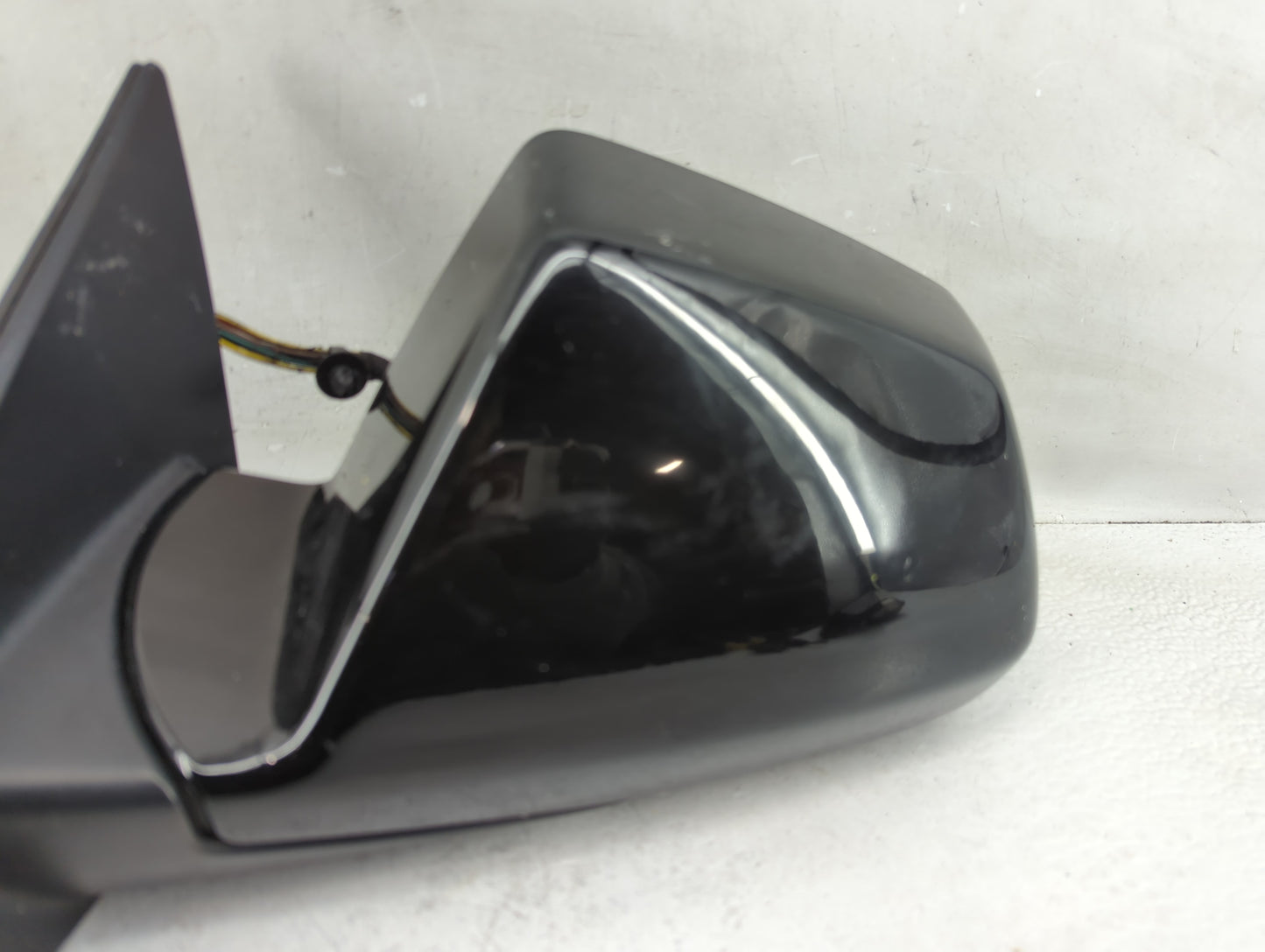 2008-2013 Cadillac Cts Driver Side View Mirror - Left Door Mirror OEM Used - Oemusedautoparts1.com