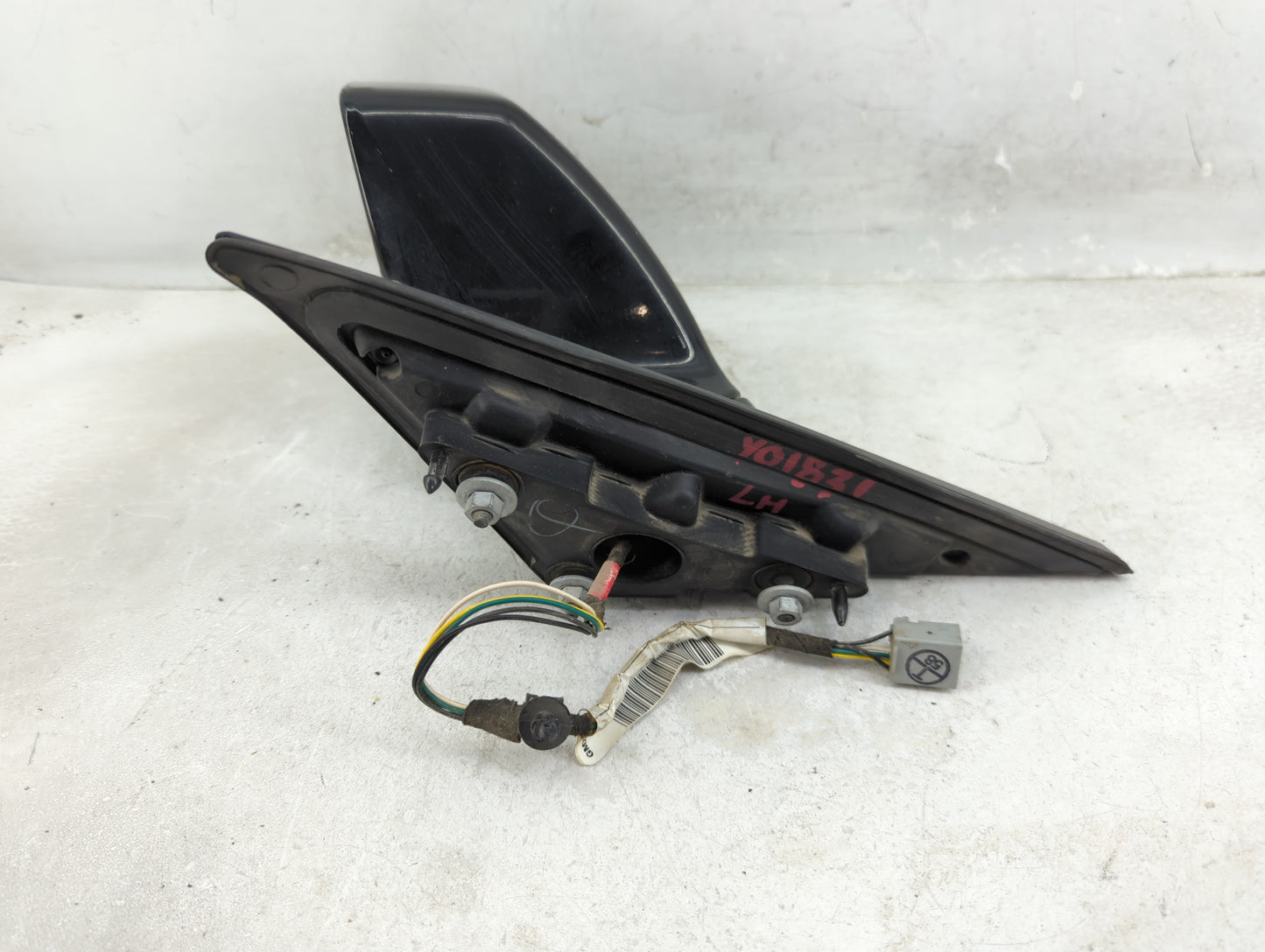2008-2014 Cadillac Cts Driver Side View Mirror - Left Door Mirror OEM Used - Oemusedautoparts1.com