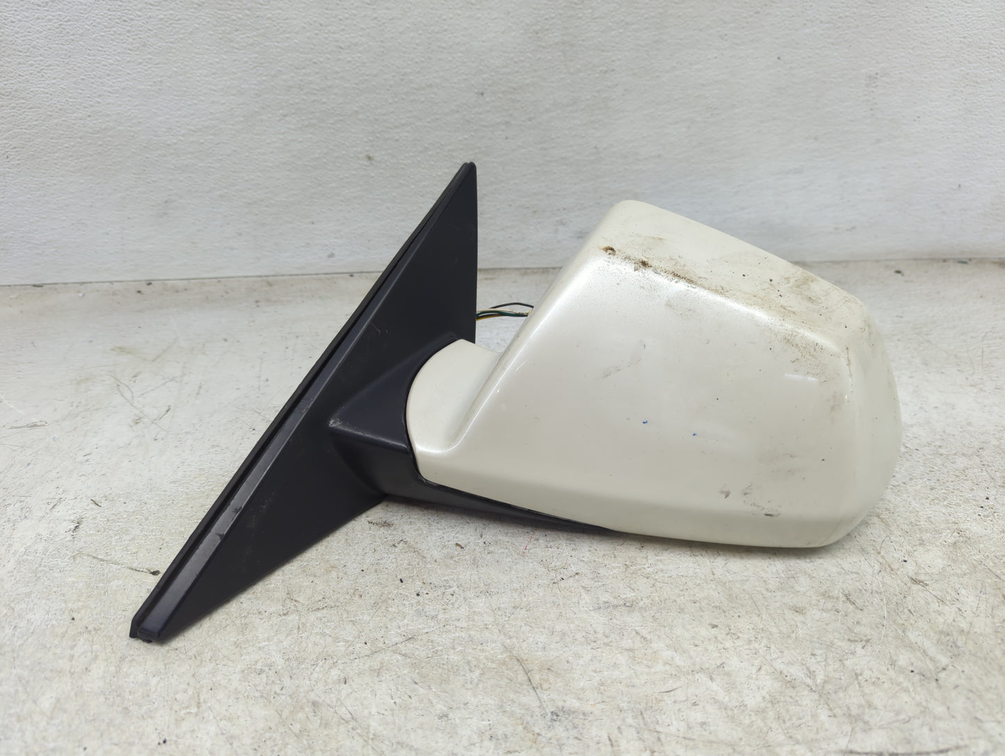 2008-2014 Cadillac Cts Driver Side View Mirror - Left Door Mirror OEM Used - Oemusedautoparts1.com