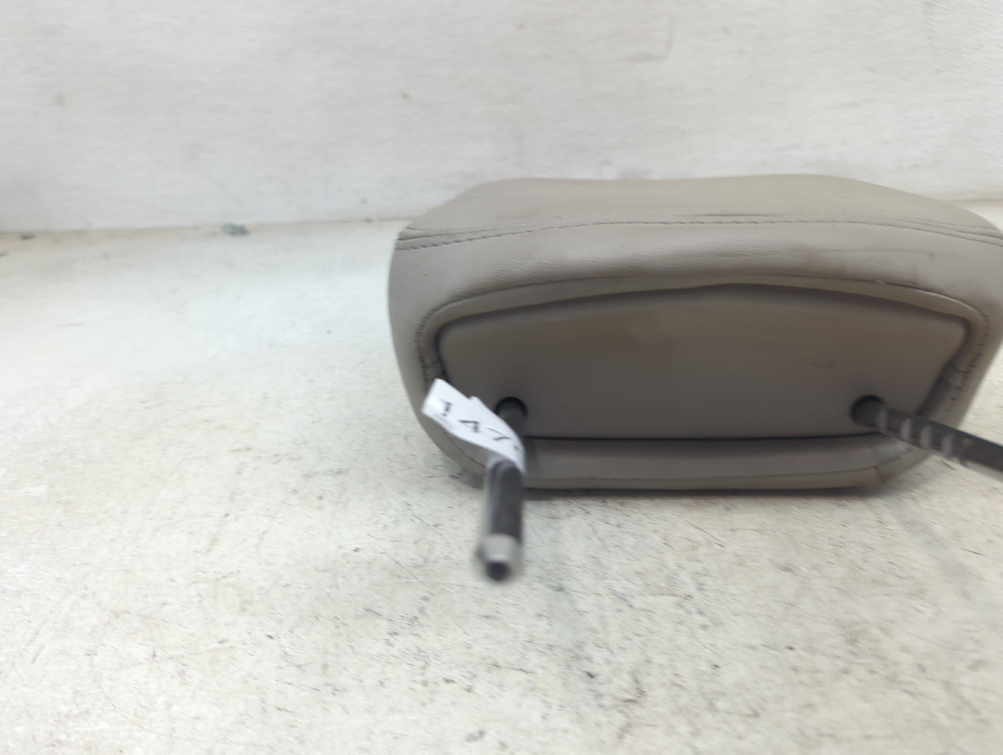 2012 Cadillac Cts Headrest Head Rest Front Driver Passenger Seat Fits OEM Used Auto Parts - Oemusedautoparts1.com
