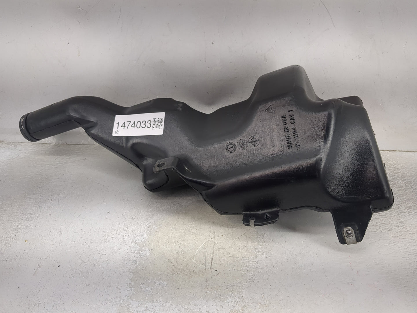 2010-2012 Cadillac Cts Windshield Washer Fluid Reservoir Bottle Oem 1474033 - Oemusedautoparts1.com