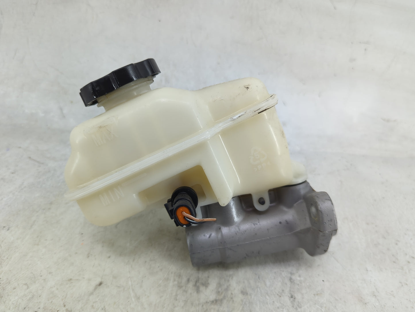 2012-2015 Cadillac Cts Brake Master Cylinder 1490404 - Oemusedautoparts1.com