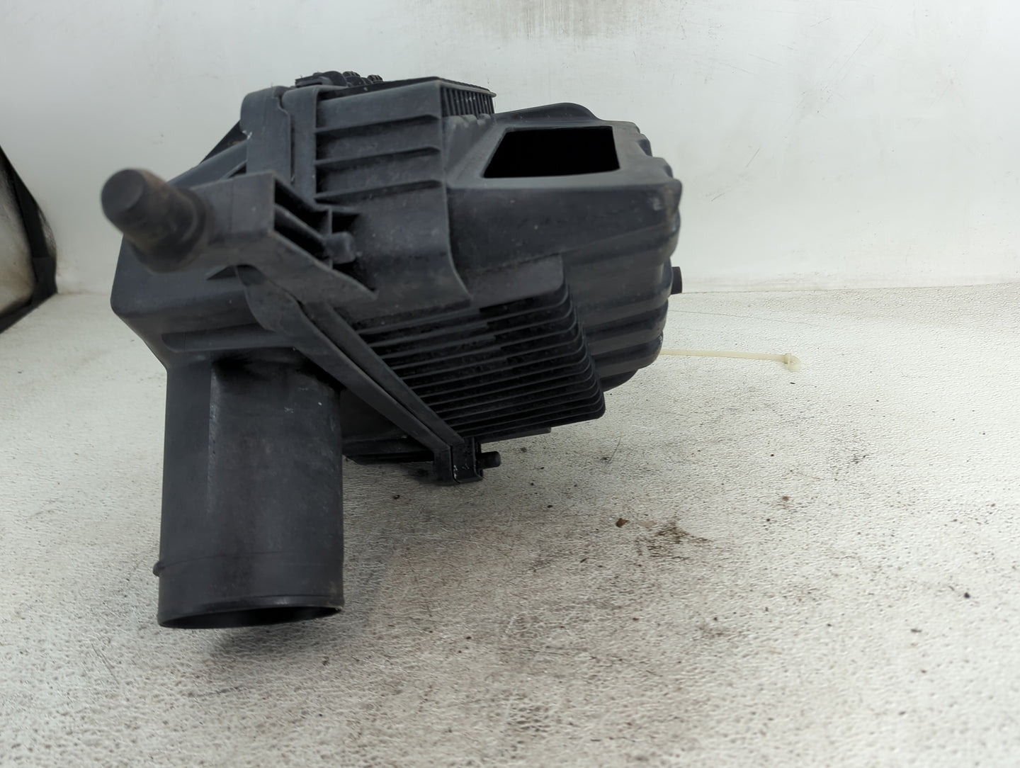 2009-2011 Cadillac Cts Air Cleaner Intake-duct Hose Tube - Oemusedautoparts1.com