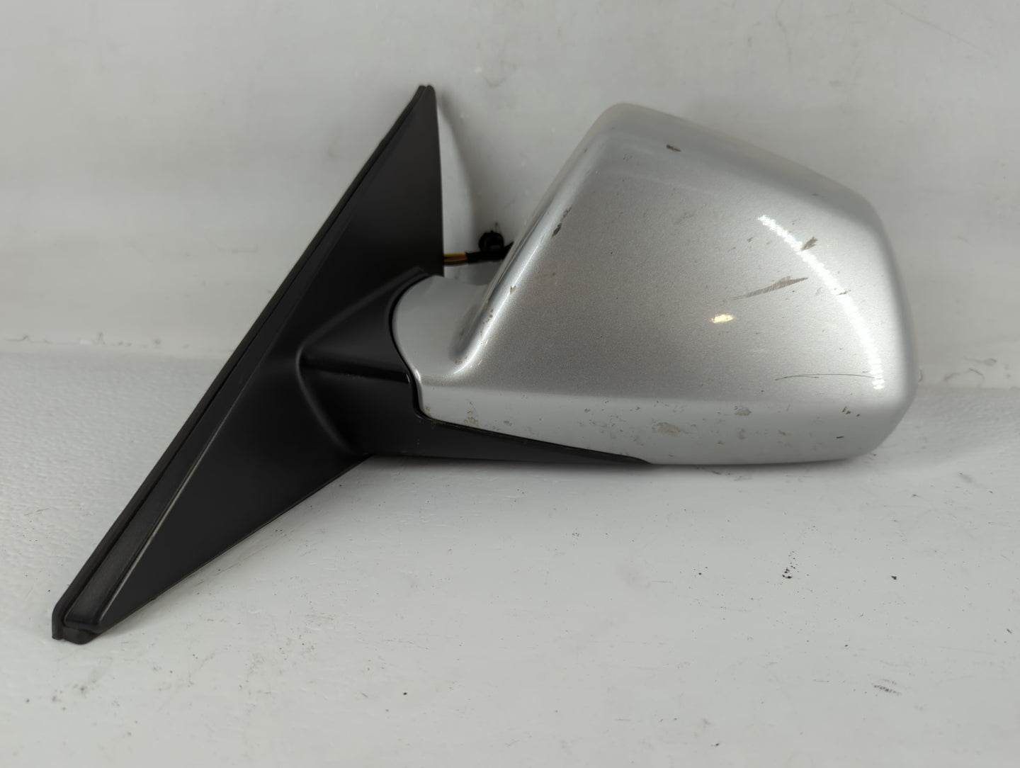 2008-2014 Cadillac Cts Driver Side View Mirror - Left Door Mirror OEM Used - Oemusedautoparts1.com