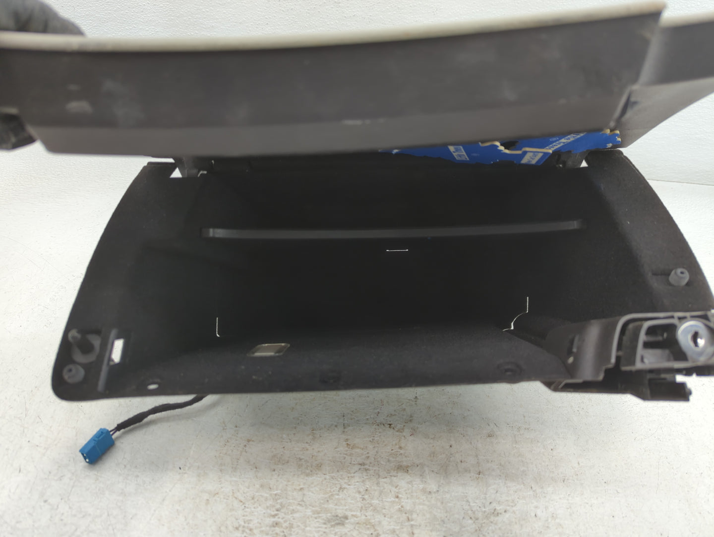 2012 Cadillac Cts Passenger Glove Box Door Storage Compartment Grey - Oemusedautoparts1.com