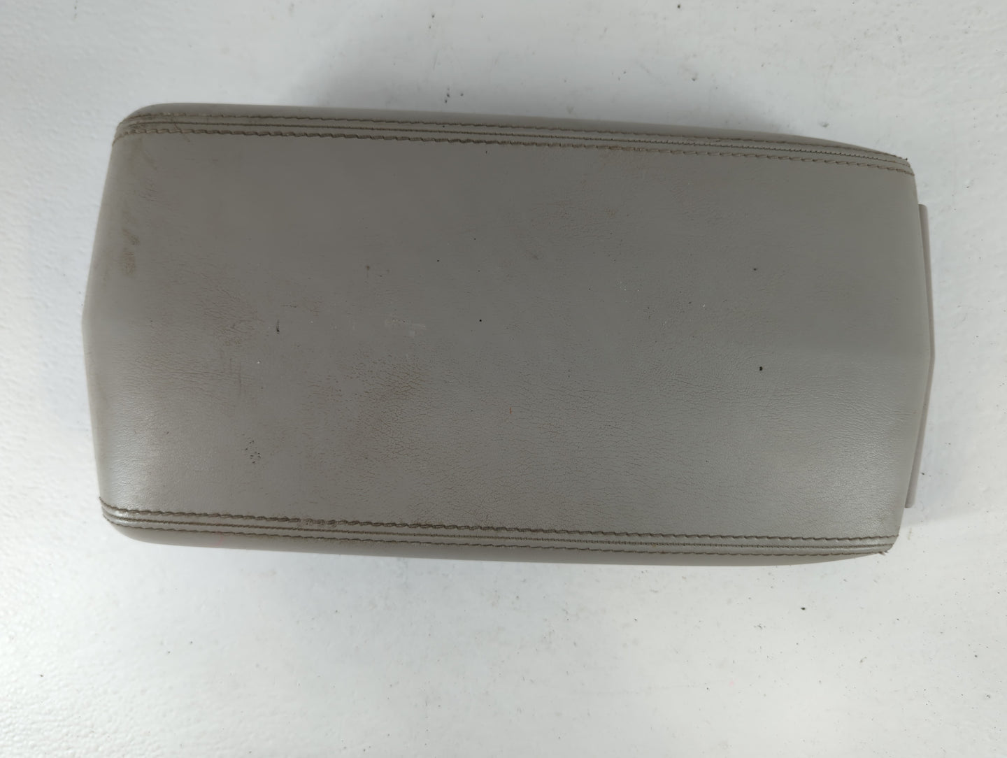 2012 Cadillac Cts Center Console Armrest Cover Lid Fits OEM Used Auto Parts - Oemusedautoparts1.com