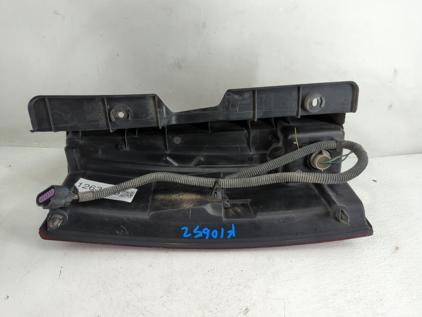 2007-2014 Cadillac Escalade Tail Light Assembly Passenger Right OEM Fits Fits 2007 2008 2009 2010 2011 2012 2013 2014 OEM Us