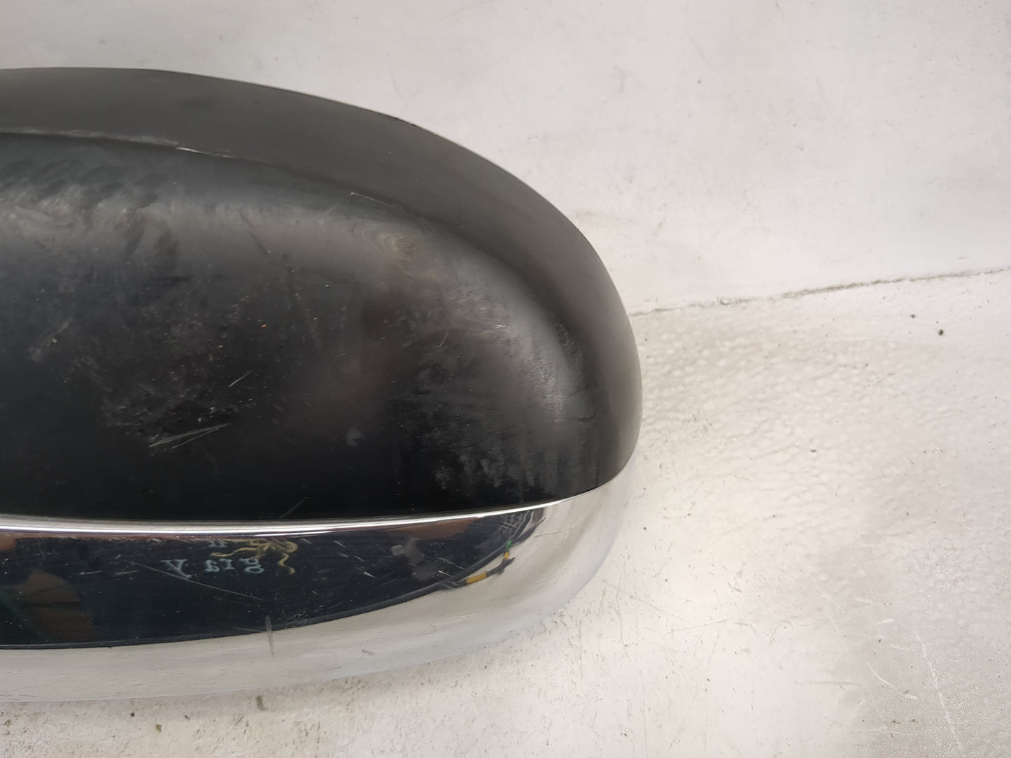 2009-2014 Cadillac Escalade Driver Side View Mirror - Left Door Mirror OEM Used - Oemusedautoparts1.com