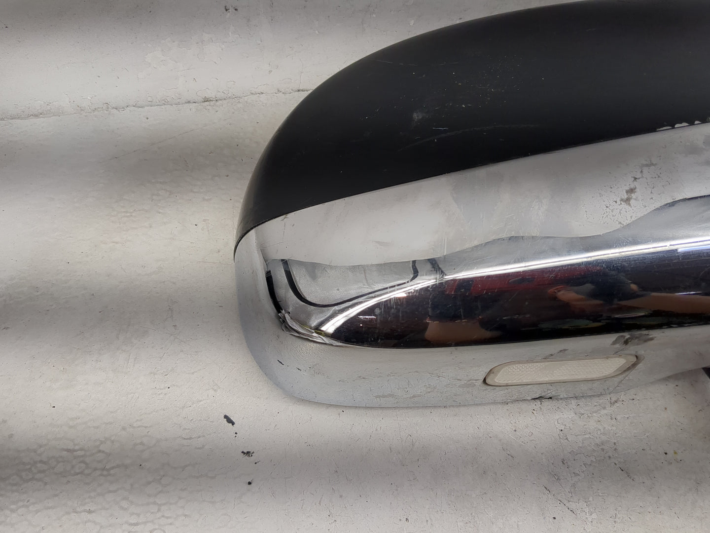 2009-2014 Cadillac Escalade Passenger Side View Mirror - Right Door Mirror OEM Used - Oemusedautoparts1.com