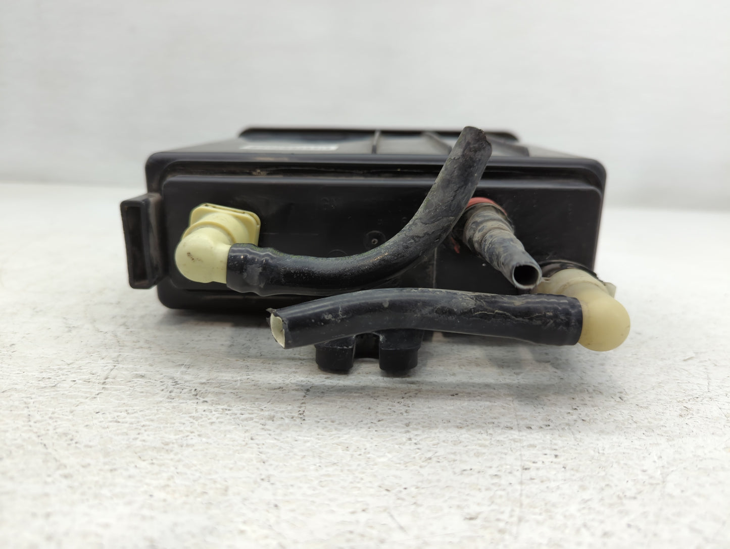 2012 Cadillac Escalade Fuel Vapor Charcoal Canister - Oemusedautoparts1.com