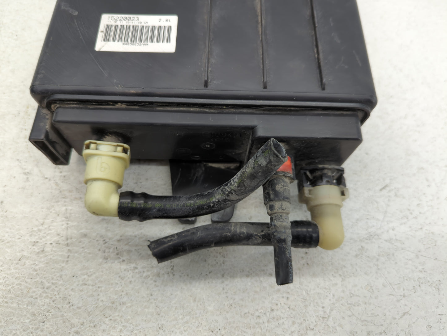 2012 Cadillac Escalade Fuel Vapor Charcoal Canister - Oemusedautoparts1.com